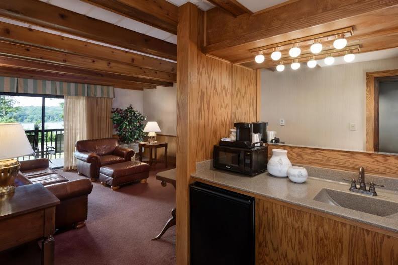 Hueston Woods Lodge And Conference Center College Corner Exterior foto